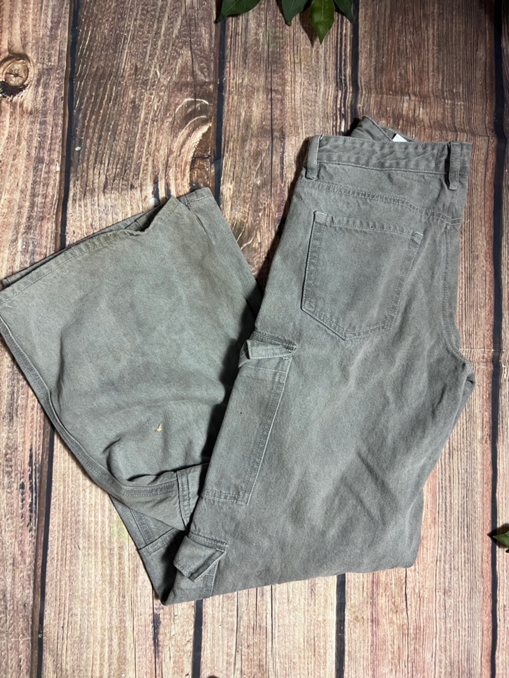 Women's Pacsun low rise baggy cargo jeans in grey